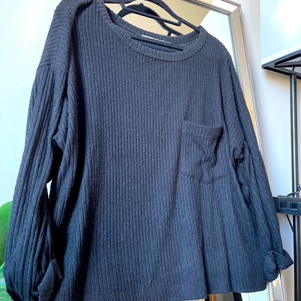 Lush Black Cropped Sweater